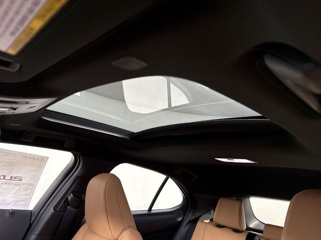 2026 Lexus UX PREMIUM AWD