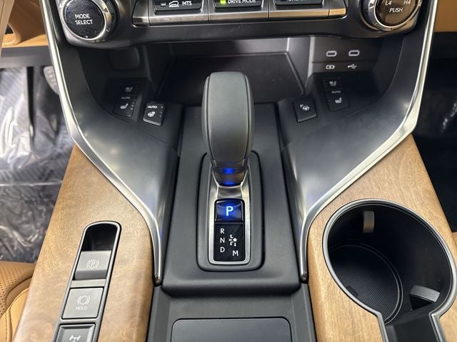 2025 Lexus LX 700h Luxury