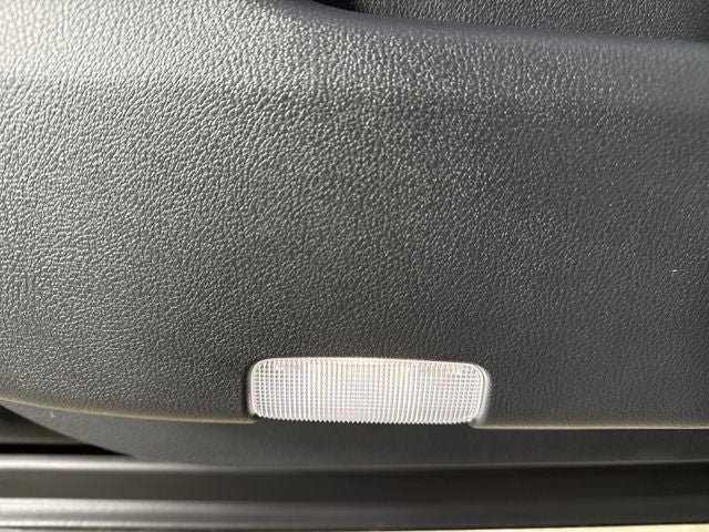 2025 Lexus LX 700h Luxury