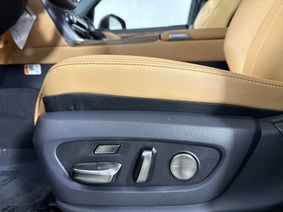 2025 Lexus LX 700h Luxury