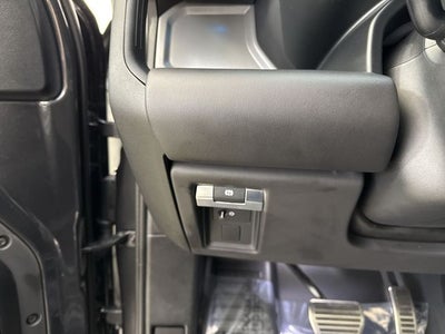 2025 Land Rover Defender OCTA