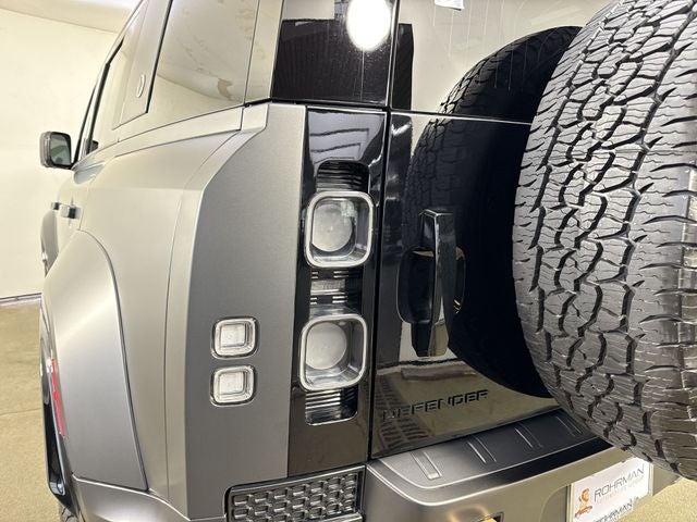 2025 Land Rover Defender OCTA