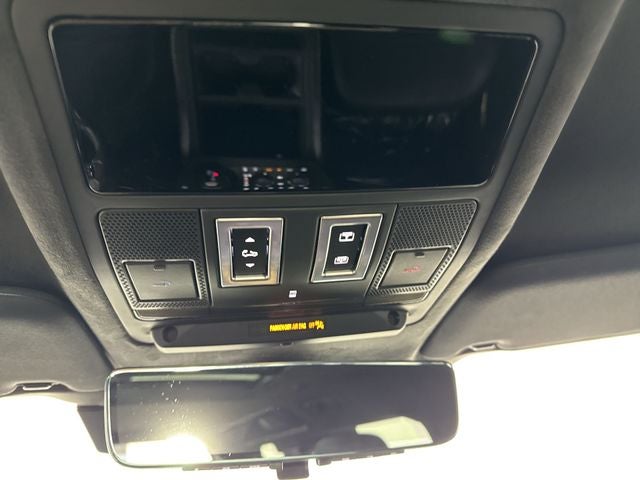 2025 Land Rover Defender OCTA