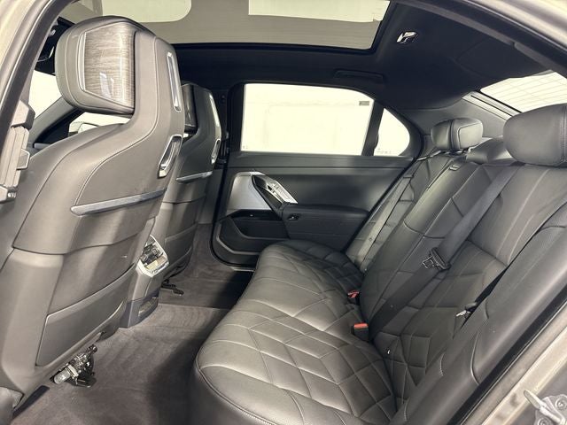 2025 BMW 7 Series 740i xDrive