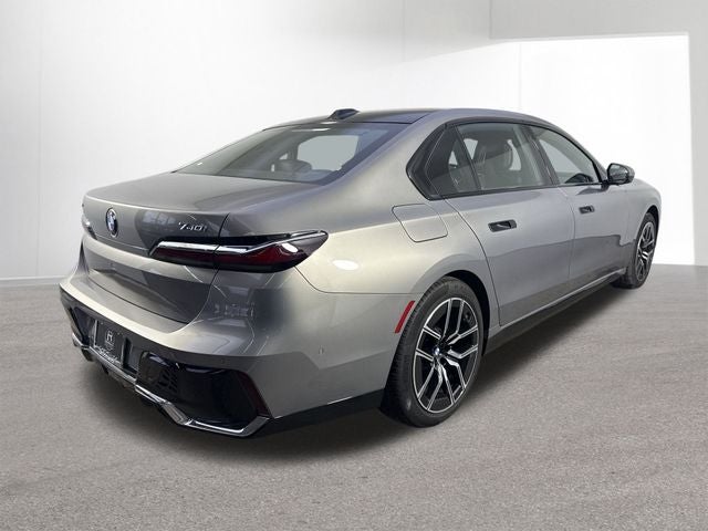 2025 BMW 7 Series 740i xDrive