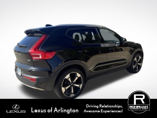 2020 Volvo XC40 Momentum
