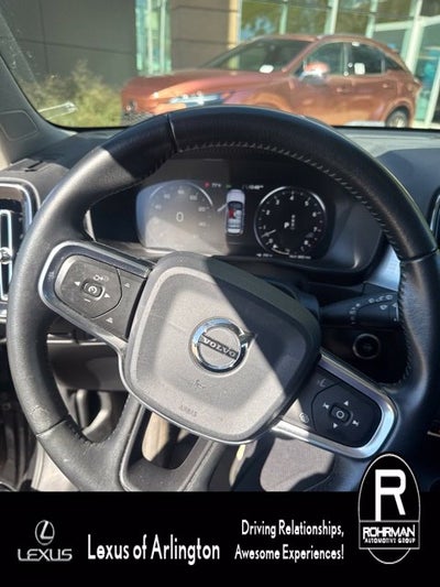 2020 Volvo XC40 Momentum