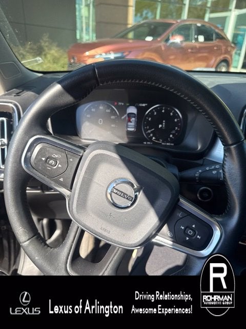2020 Volvo XC40 Momentum