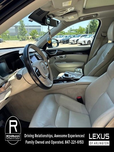 2016 Volvo XC90 T6 Momentum