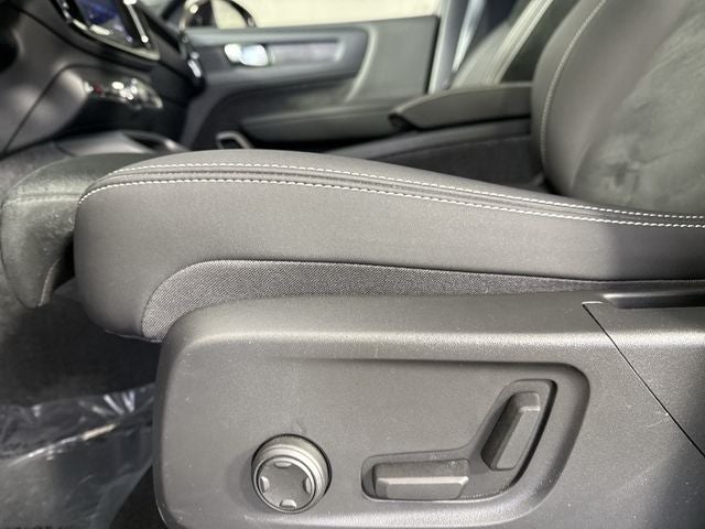 2024 Volvo XC40 Recharge Pure Electric Twin Plus