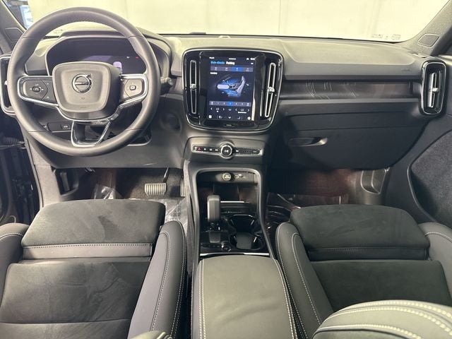 2024 Volvo XC40 Recharge Pure Electric Twin Plus