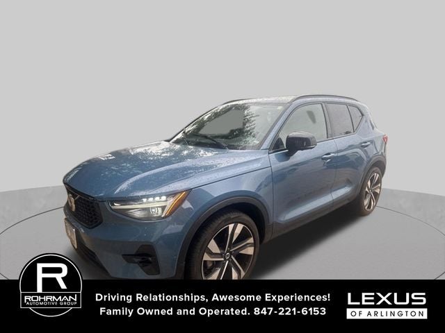 2024 Volvo XC40 Plus Dark Theme