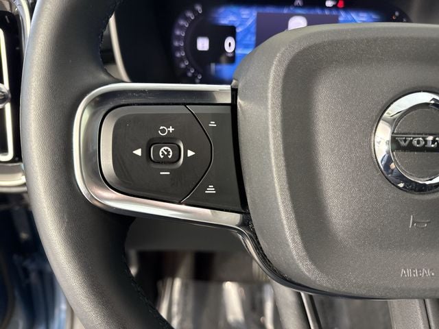 2024 Volvo XC40 Plus Dark Theme