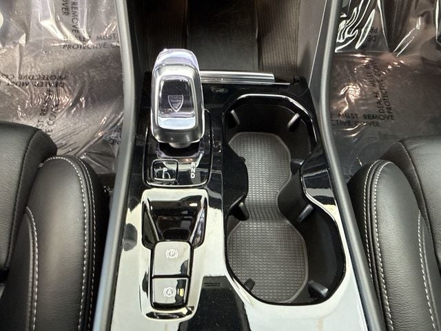 2024 Volvo XC40 Plus Dark Theme