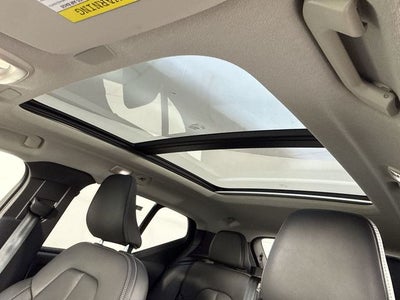 2024 Volvo XC40 Plus Dark Theme