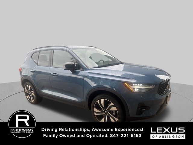 2024 Volvo XC40 Plus Dark Theme