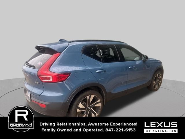 2024 Volvo XC40 Plus Dark Theme