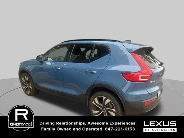 2024 Volvo XC40 Plus Dark Theme
