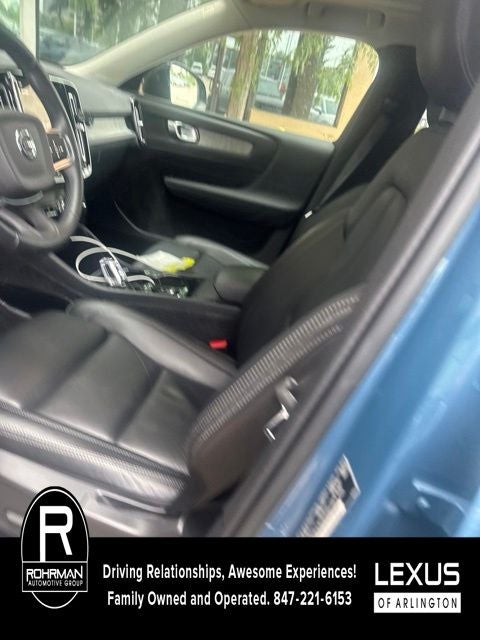 2024 Volvo XC40 Plus Dark Theme